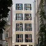 佩拉尼乌酒店 5*
